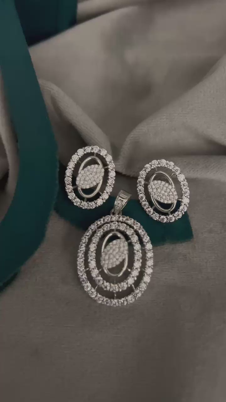 Silver Orbit Oval Pendant Set